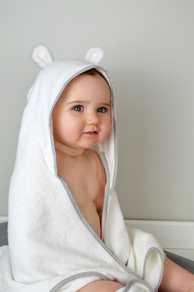 Shnuggle Wearable Towel White